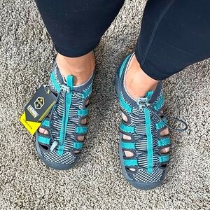 KHOMBU WATER SHOES
